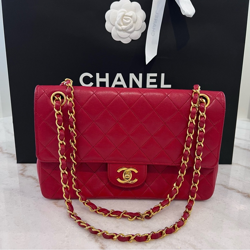 100% Authentic Chanel Vintage Medium Classic Double Flap Bag